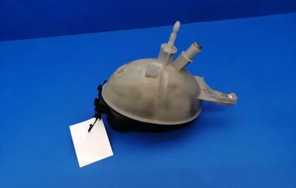 Mercedes-Benz C W204 Coolant expansion tank/reservoir A2045000549
