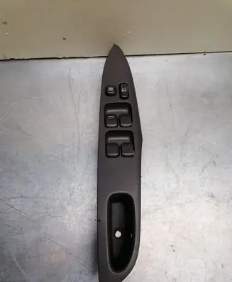 Toyota Prius (XW10) Electric window control switch 8404047020
