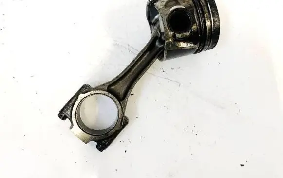 Skoda Octavia Mk2 (1Z) Piston with connecting rod