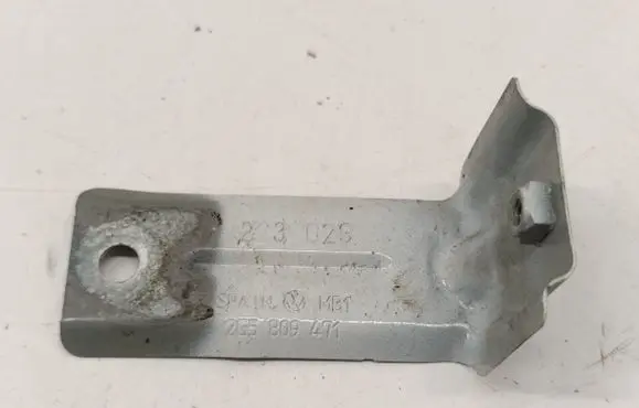 Volkswagen Taigo Fender mounting bracket 2G5809471