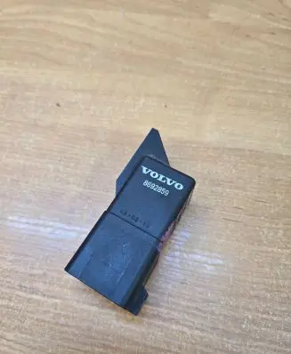 Volvo S60 Glow plug pre-heat relay 0281003037