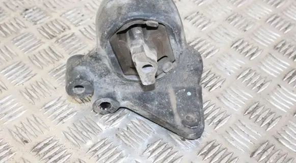 Dodge RAM 1500 DS Engine mount bracket