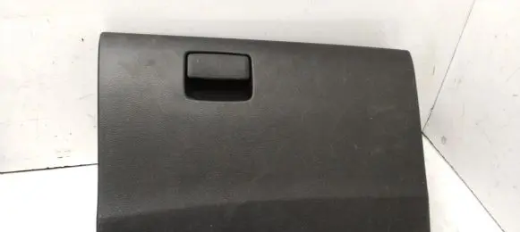 Glove box