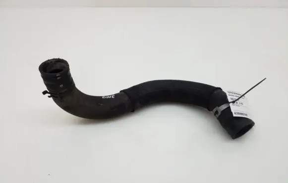 Toyota Avensis T270 Engine coolant pipe/hose 1657126151