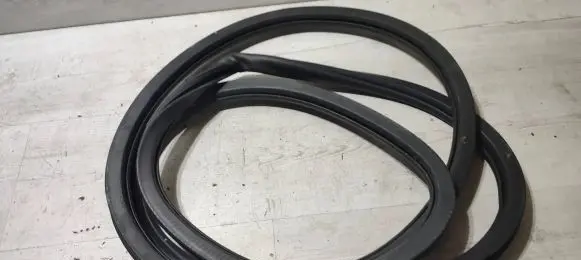 Jeep Cherokee Front door rubber seal