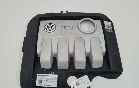 Volkswagen PASSAT B6 Engine cover (trim) 03G103925J