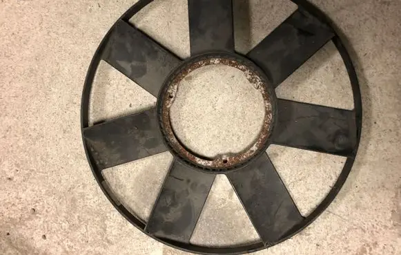 BMW 5 E39 Fan impeller 2243303 2943303