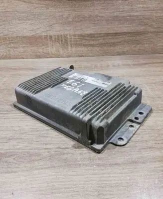 Renault Megane I Engine control unit/module ECU HOM7700860319 7700863499 S105300101D
