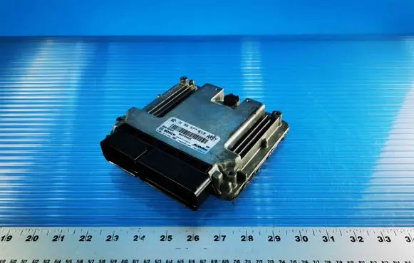 Opel Insignia A Engine control unit/module ECU 55575349