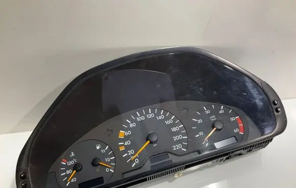 Mercedes-Benz C W202 Speedometer (instrument cluster) 2025402048 110008828006 A2025402048