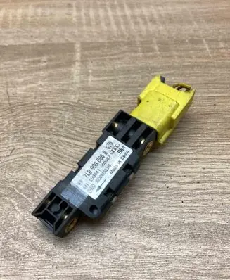 Volkswagen Touareg I Airbag deployment crash/impact sensor 7L0909606B 203641 WithPlug