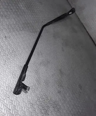 Front wiper blade arm