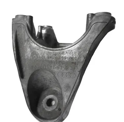 Engine mounting bracket