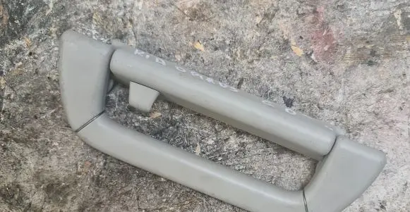 KIA Opirus Rear interior roof grab handle