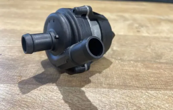 Jaguar I-Pace Electric auxiliary coolant/water pump J9D38501AA FC1UAC480 M0110325