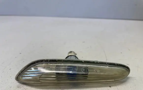BMW 5 E60 E61 Front fender indicator light 7165742