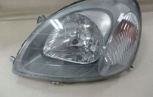 Toyota Yaris Headlight/headlamp