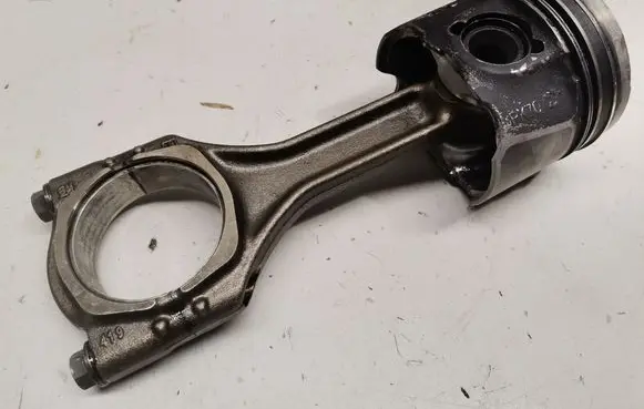 Opel Insignia B Piston 55577553 0687776302