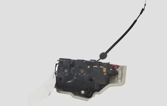 Volkswagen Jetta V Rear door lock