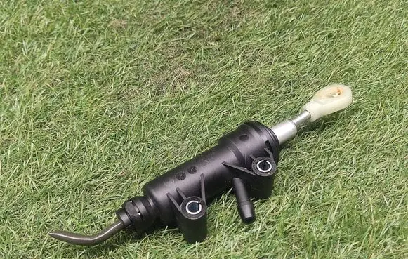 BMW 3 F30 F35 F31 Clutch master cylinder 5773670 21525773670