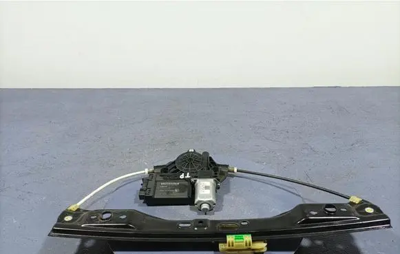 Volvo XC90 Rear door window regulator with motor 