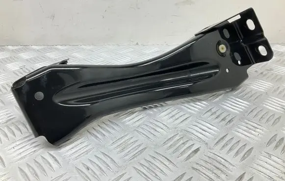 Audi TT TTS Mk2 Fender mounting bracket 8J0821136F