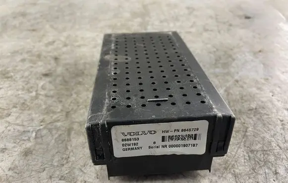 Volvo S60 Fuse module 8645729