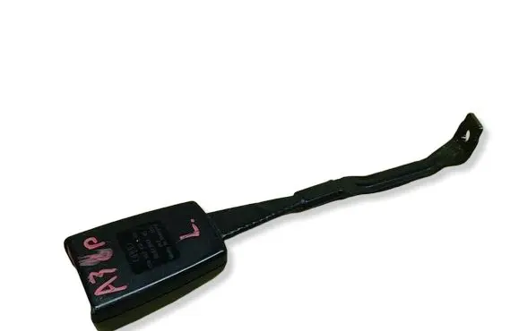 Audi A3 S3 8P Front seatbelt buckle 8P0857755E 0207201246