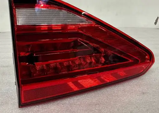 Volkswagen Touran II Tailgate rear/tail lights 5TA945308F