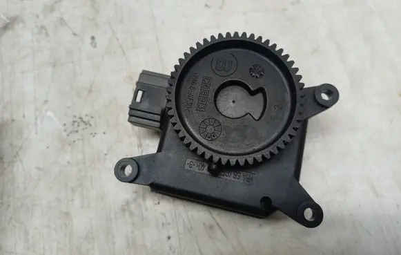Opel Zafira B A/C air flow flap actuator/motor 309372800 D81109015180
