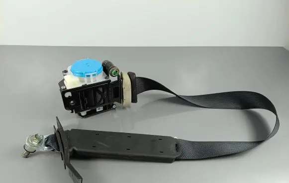 Nissan X-Trail T32 Front seatbelt 0589P1000146