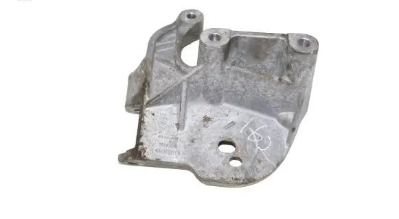Volvo V40 Engine mounting bracket 31359638