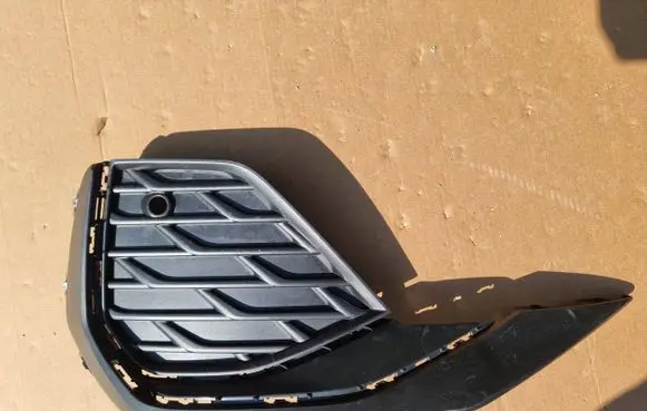 Audi A3 S3 8V Front bumper lower grill 8Y0807682H