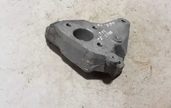 Chrysler Pacifica Gearbox mounting bracket 68224740AA