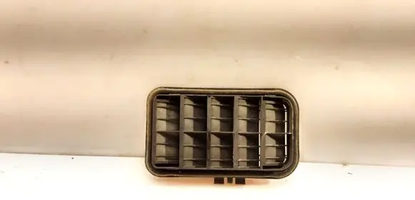 Audi A8 S8 D3 4E Quarter panel pressure vent 4E0819181A