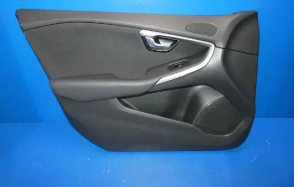 Volvo V40 Front door card panel trim