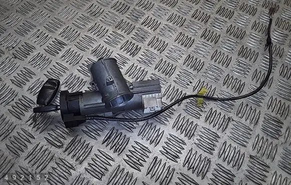 Seat Alhambra (Mk1) Ignition lock P012106
