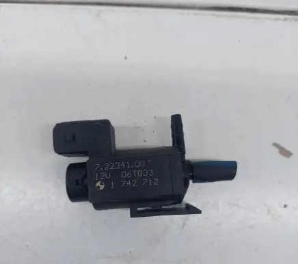 BMW 7 E65 E66 Vacuum valve 1742712 72234100 06T033