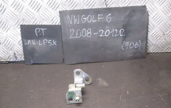 Volkswagen Golf VI Rear door upper hinge 