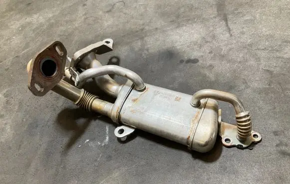 Renault Captur EGR valve cooler 147350364R 31792018C