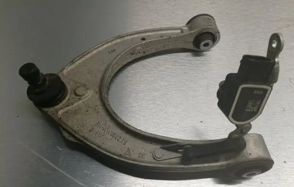 Front lower control arm/wishbone