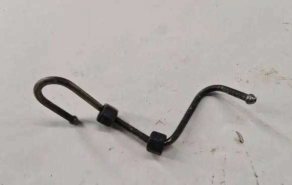 Volvo S40, V40 Fuel injector supply line/pipe 