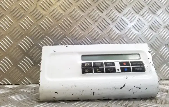 Volkswagen PASSAT B4 Climate control unit 3A0907044 9BG72496100
