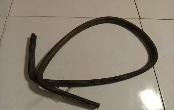 Peugeot 206 Rubber seal rear door 