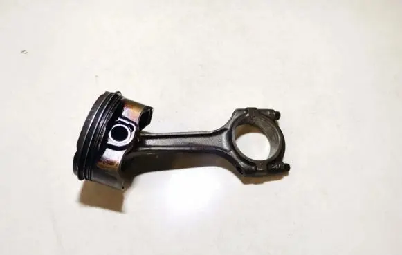 Opel Insignia A Piston with connecting rod 15c