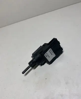 Audi A4 S4 B6 8E 8H Brake pedal sensor switch 3B0945511A 19322007