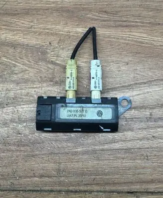 Volkswagen Caddy Aerial antenna amplifier 2K0035577C UACPL2010