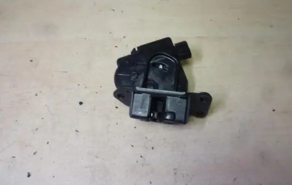 Toyota Verso Engine bonnet/hood lock/catch I2546