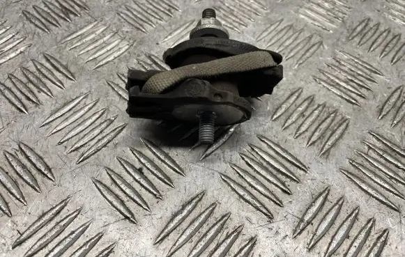 BMW 1 F20 F21 Gearbox mount 6796619