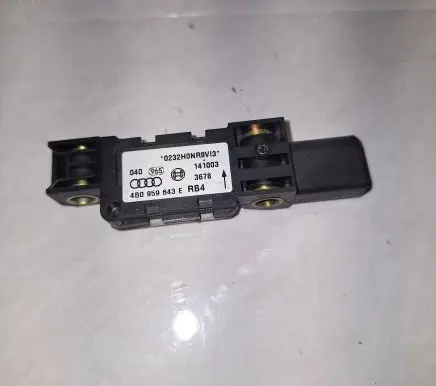 Audi A3 S3 8P Airbag deployment crash/impact sensor 4B0959643E 141003 0232H0NR9V13